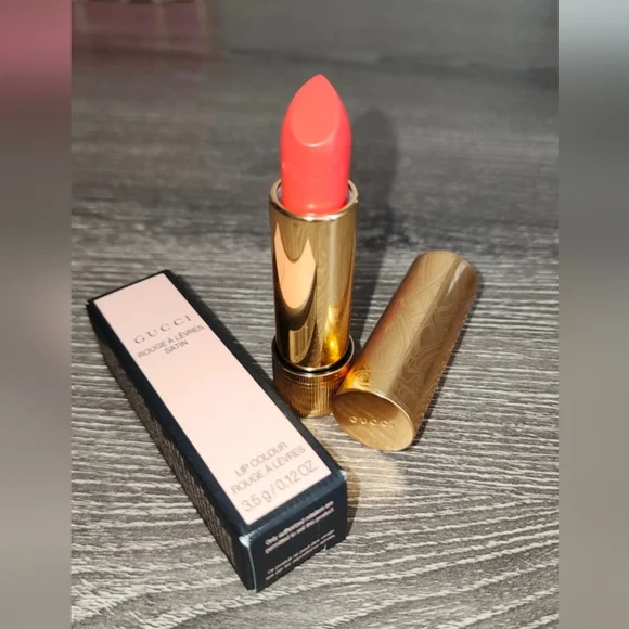 Gucci Rouge À Lèvres Satin Lip Colour Rouge A Levres (Sadie Firelight, #300) - Picture 1 of 3